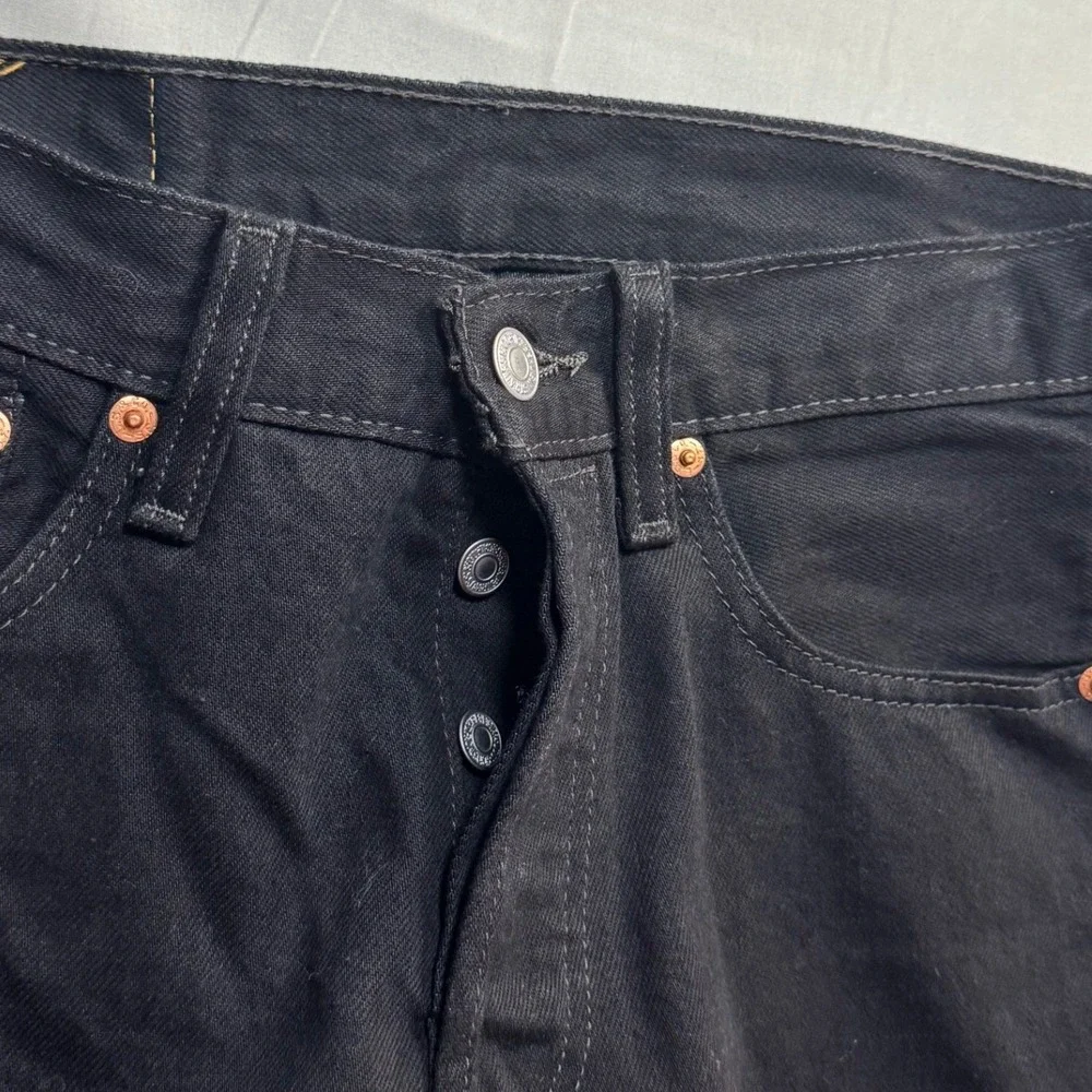 Levis 501 Original Fit Jeans Mens 29x30 Charcoal Black Straight Leg 00501-0660